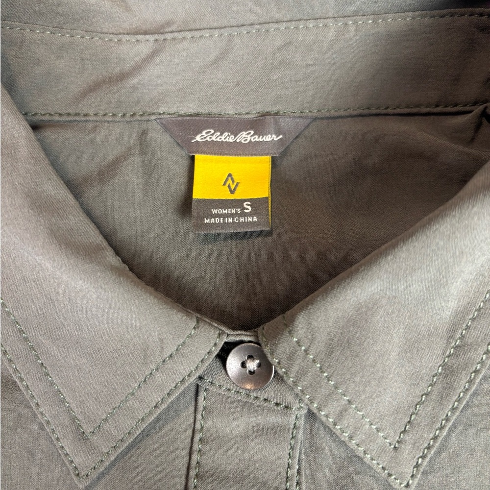 Eddie Bauer Women’s Stretch Button-Up Shirt – Sage Green – Size Small - Picture 3 of 7